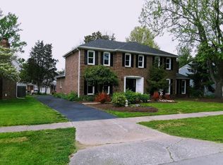 5909 Apache Rd, Indian Hills, KY 40207