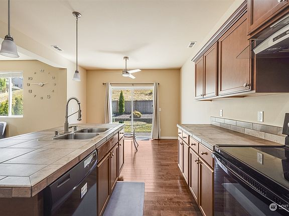 5th image of 2410 56th Street SE