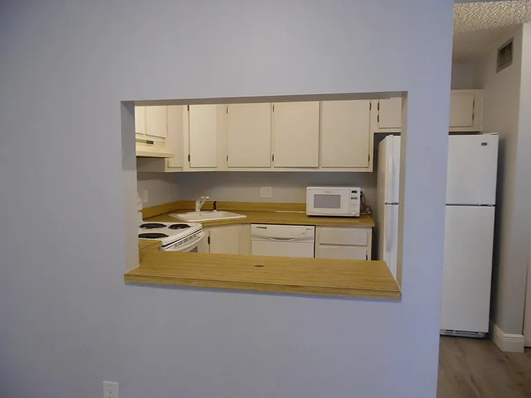 502 Shady Pine Way #D2 — Photo 10