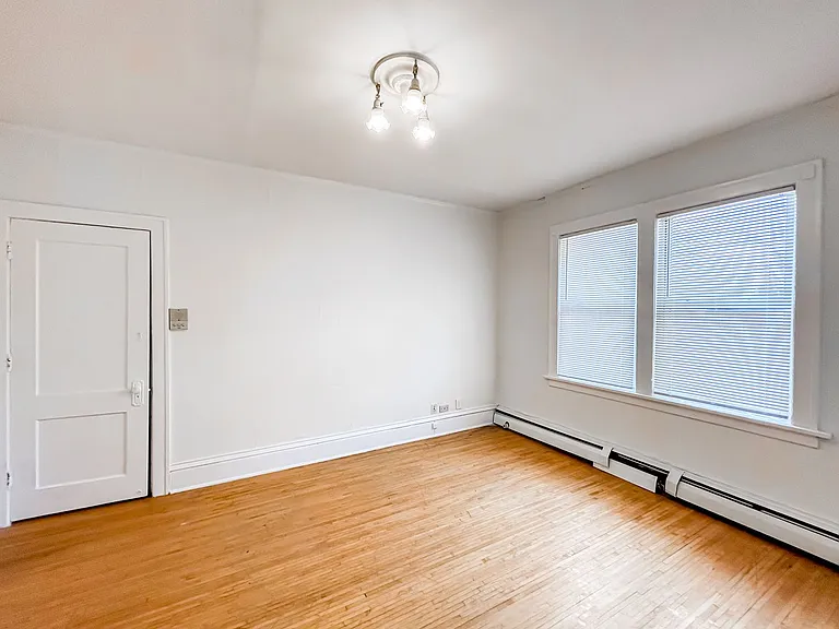 2121 Hennepin Ave S — Photo 21