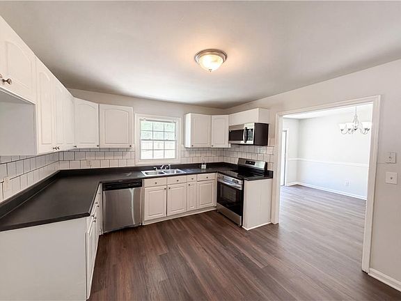2nd image of 2650 Oxbow Way SW