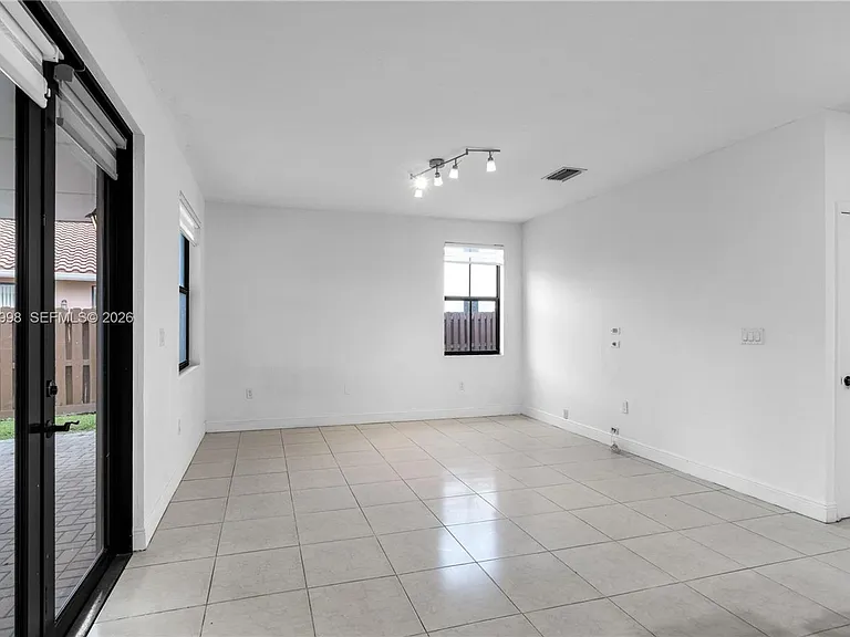 9925 NW 10th St — Photo 3