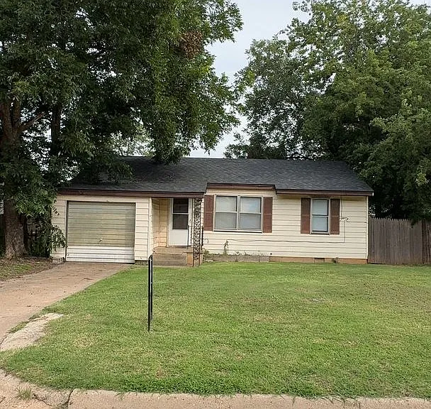 1414 W Wallace Dr — Photo 1