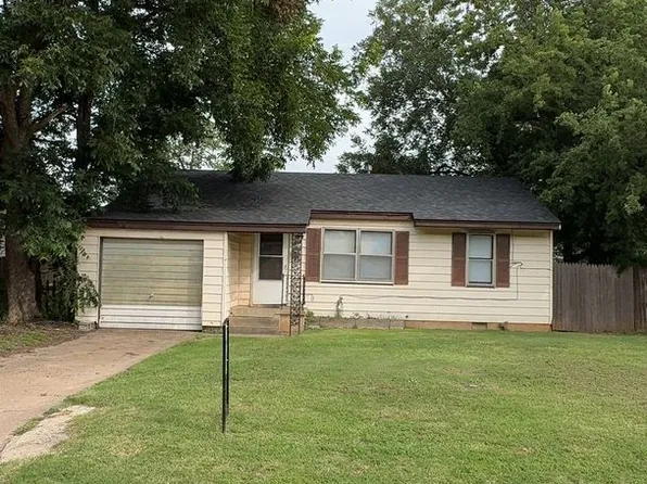 1414 W Wallace Dr, Enid, OK 73703