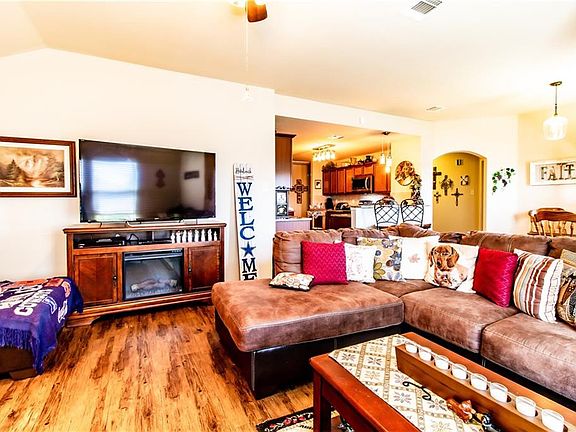 4th image of 2527 Stonegate Dr