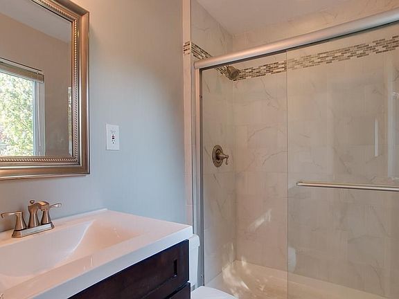 4th image of 6759 Eastgate Dr