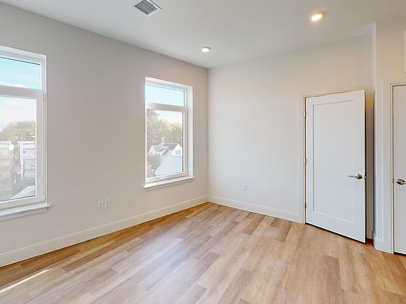 4th image of 959 Dorchester Ave #501