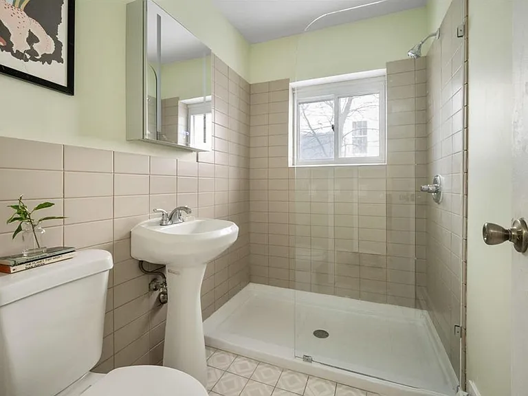 2747 Dupont Ave S #201 — Photo 7