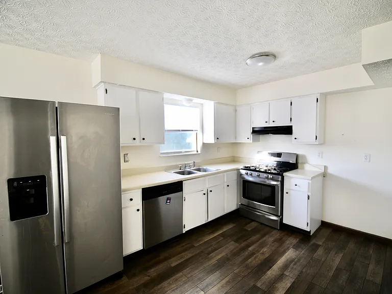 7160 Lauretta Ct — Photo 3