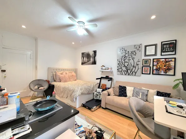 172 5th Avenue image 1 of 11