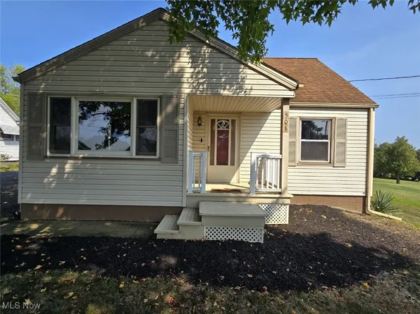 508 Trump Ave NE, East Canton, OH 44730