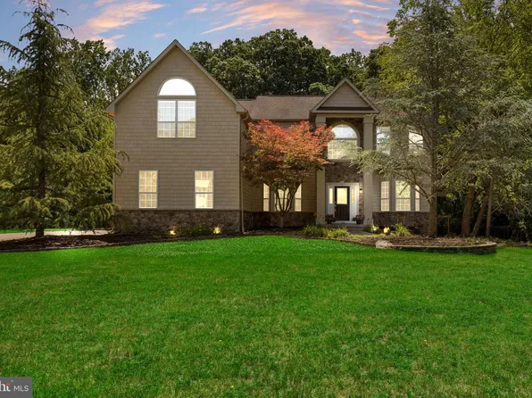 105 Hickory Ct, Mullica Hill, NJ 08062