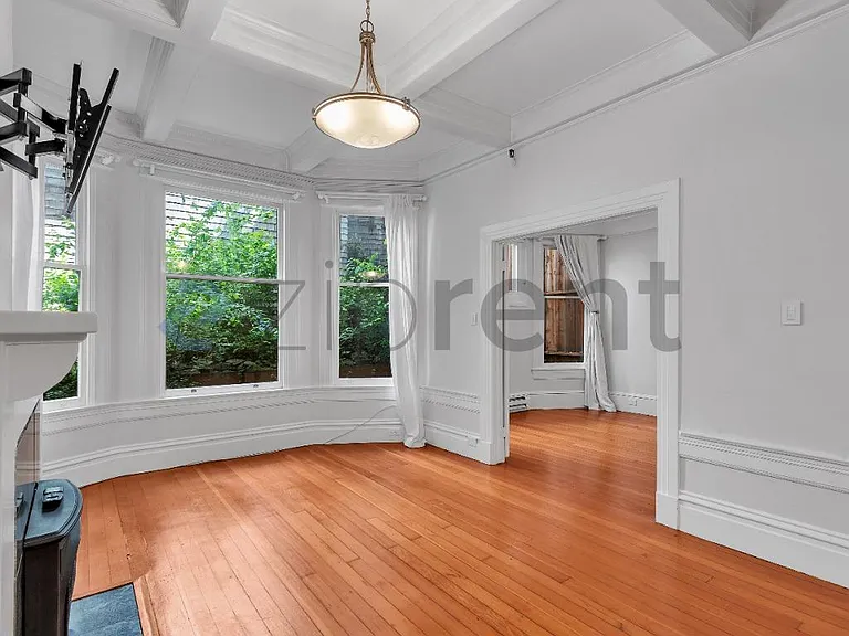 3110 Clay St #2 — Photo 6