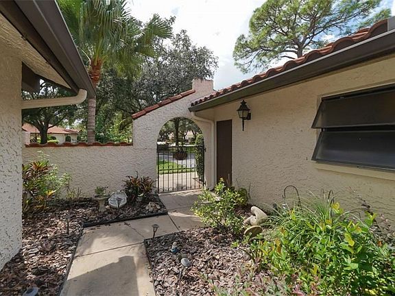 4th image of 5456 Golf Pointe Dr #V-229