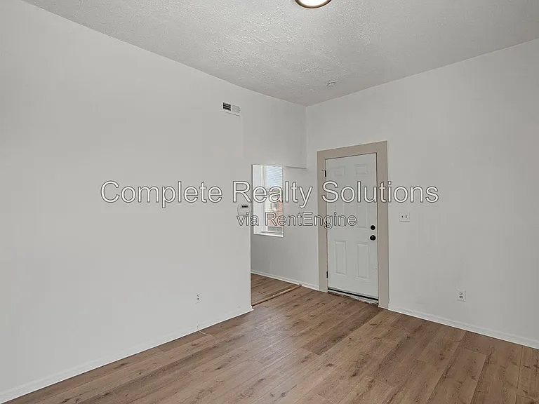 2928 Texas Ave #2F — Photo 5