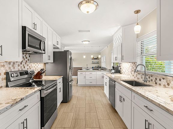 3rd image of 428 Dempsey Dr