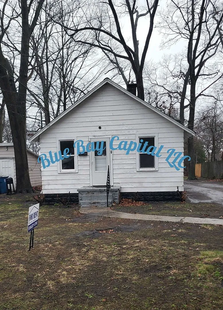 3233 Waalkes St photo 1