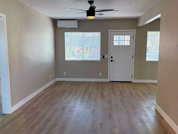 3rd image of 1527 W Stoneridge Ct