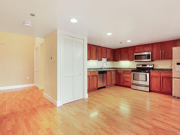 In unit washer/dryer in closet