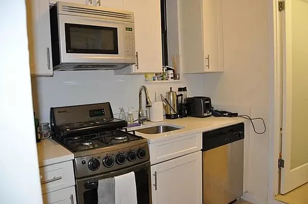 Rented by Emerson Realty NY LLC | media 18