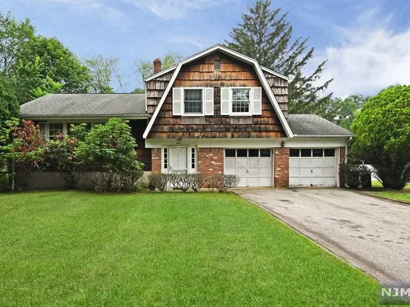 3 Meadow Dr, Hillsdale, NJ 07642