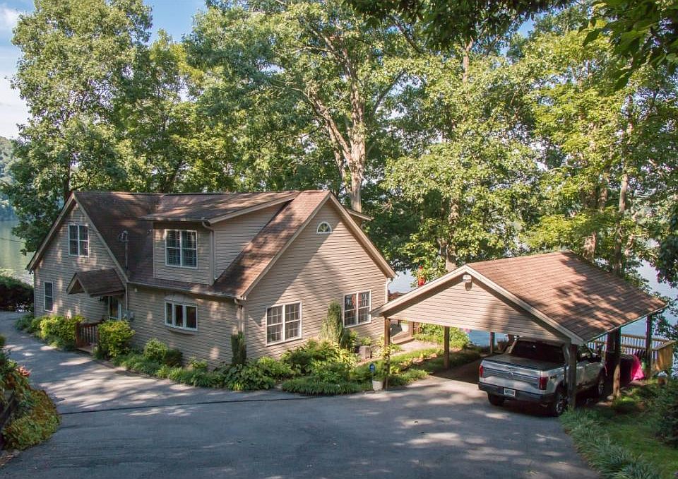 1st image of 22123 Driftwood Ln