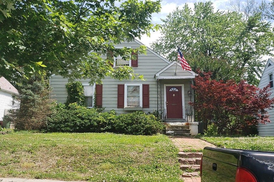 1st image of 2718 Chesley Ave