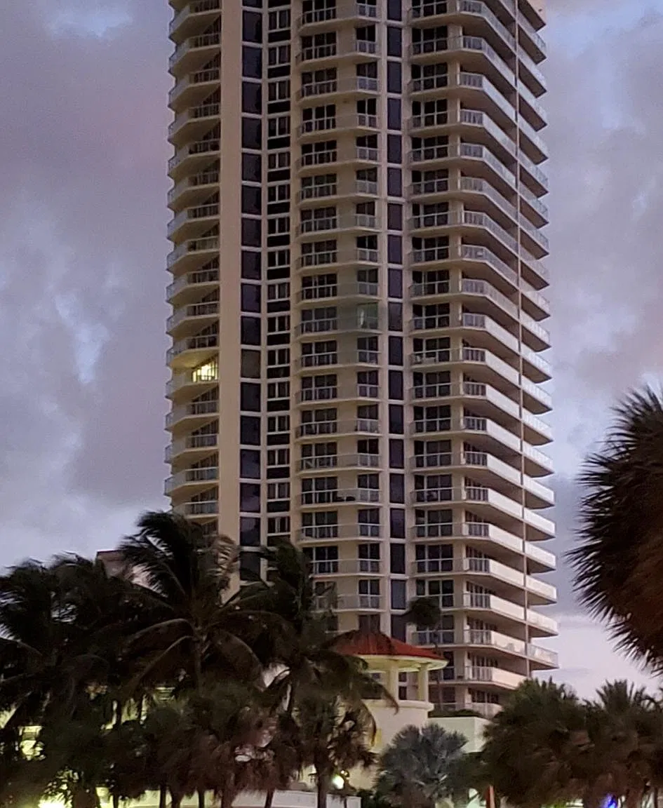 7330 Ocean Ter — Photo 3