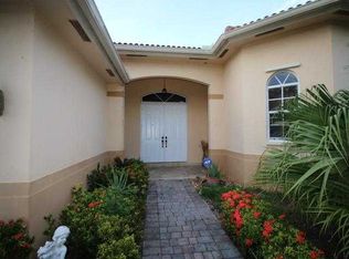 875 NE 208th Ter, Miami, FL 33179