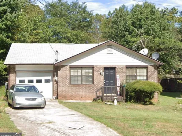 2051 Kimber Trl, Stone Mountain, GA 30088