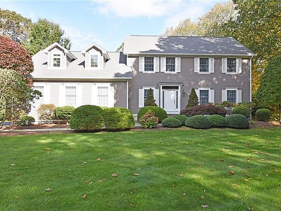 3rd image of 35 Hill Dr
