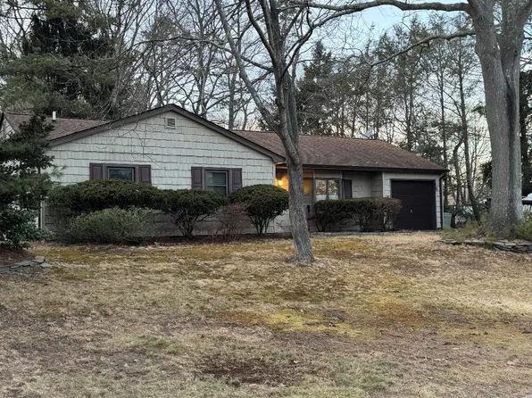 76 Nottingham Drive, Middle Island, NY 11953