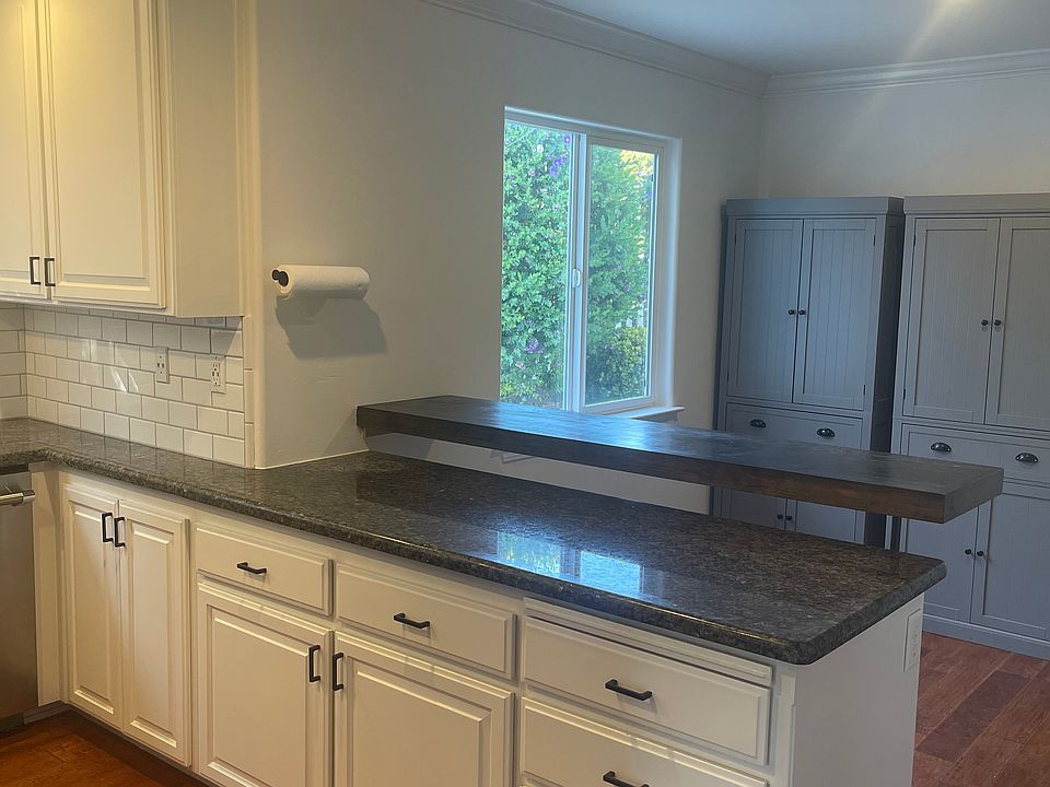 1st image of 123 Whiteley St