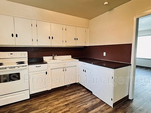 3rd image of 221 E 15th Ave
