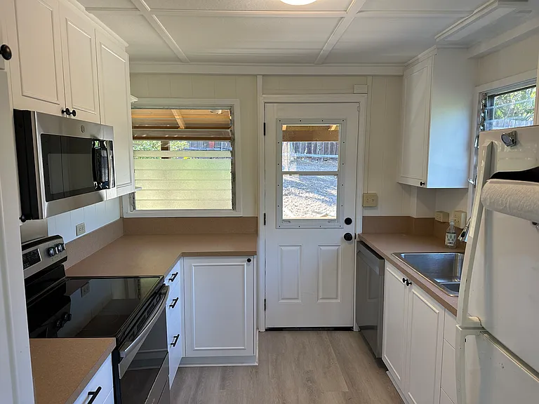 314 Iliaina St — Photo 3