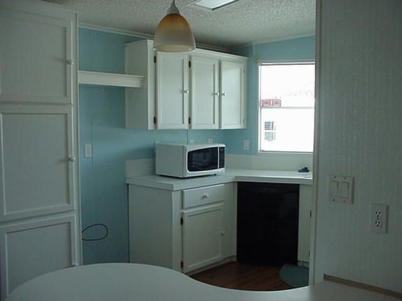 4th image of 236 Choo Choo Ln