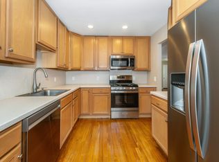 2 Meadow Lakes Dr #1, Hamburg, NJ 07419