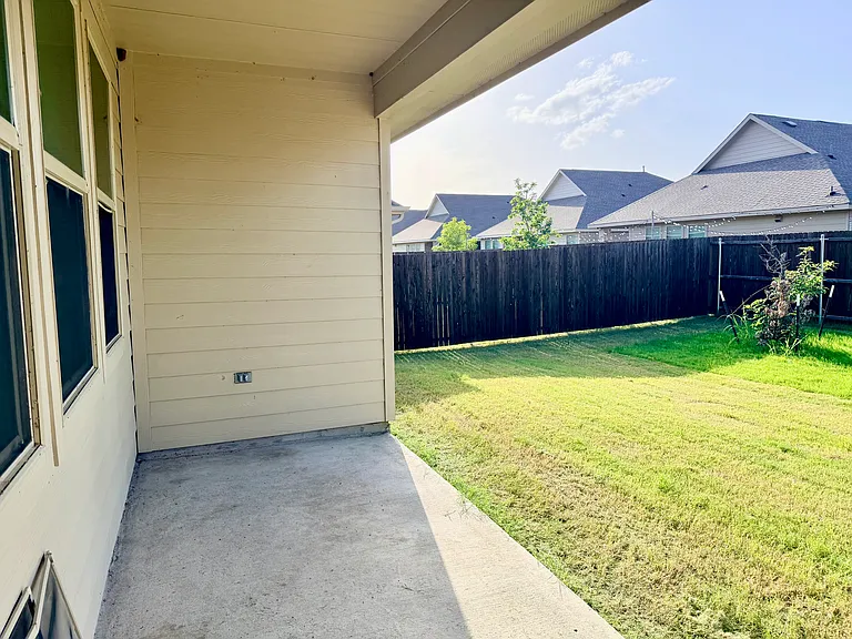 1200 Mahogany Ln — Photo 14