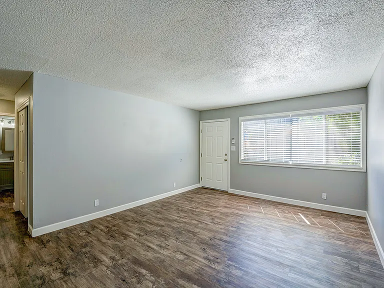 Juniper Garden Apartments — Photo 7