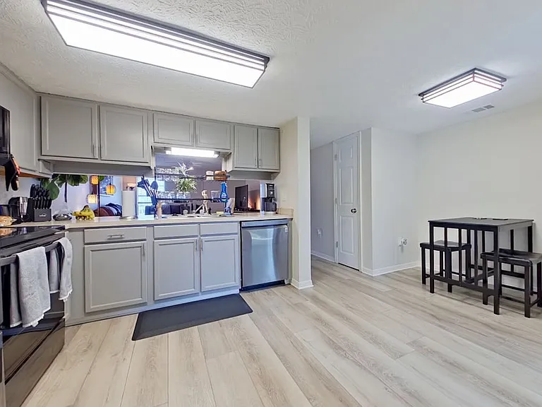 5 Chatelaine Cir SE — Photo 7