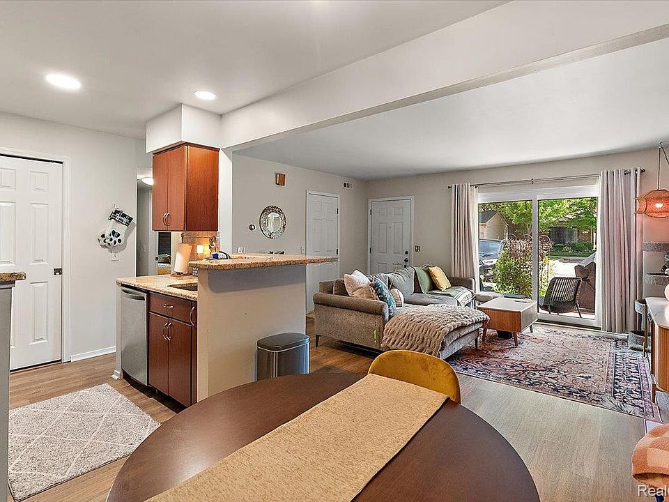 399 Spring Brooke Dr, photo 13