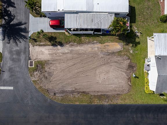 3rd image of 8001 Esperanza Bay