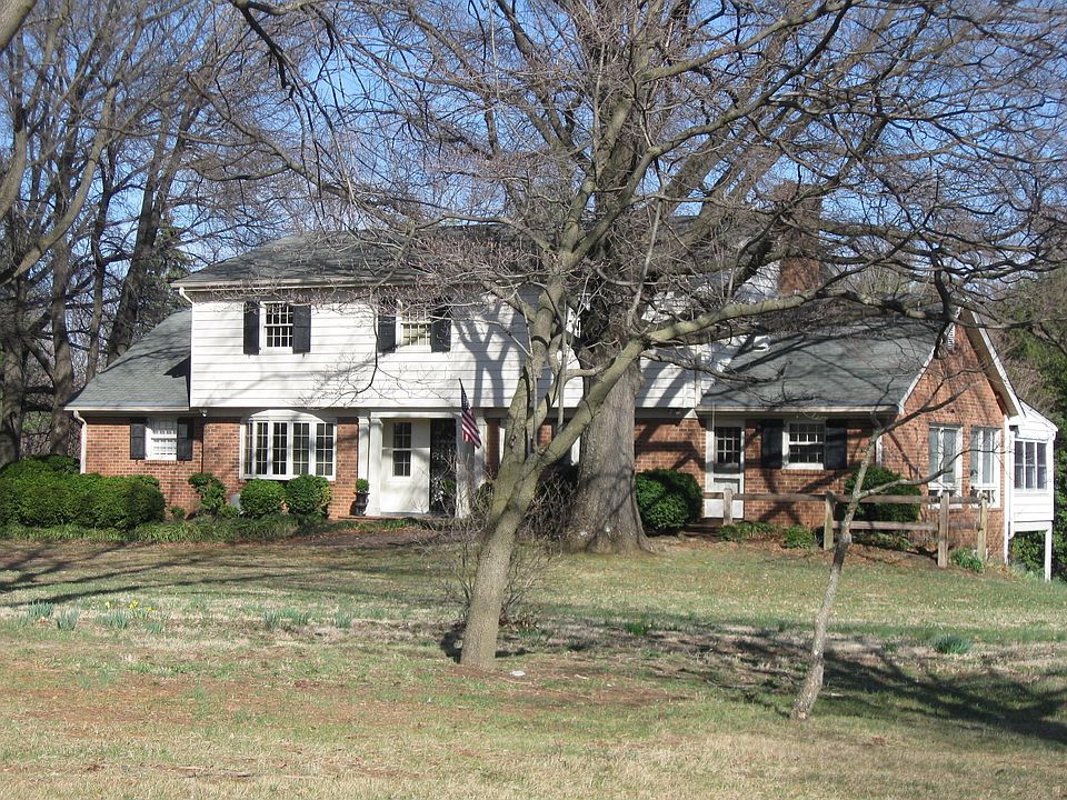 1st image of 1212 Pickwick Ln