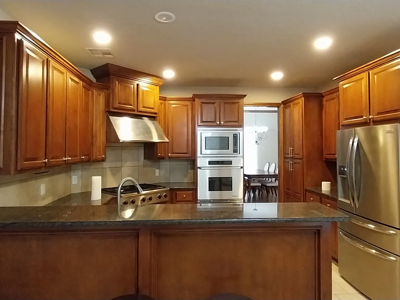 4 bed, 2463 sqft, $2,290 — Photo 3