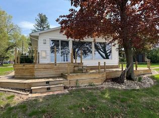 100 Henry St, Oquawka, IL 61469