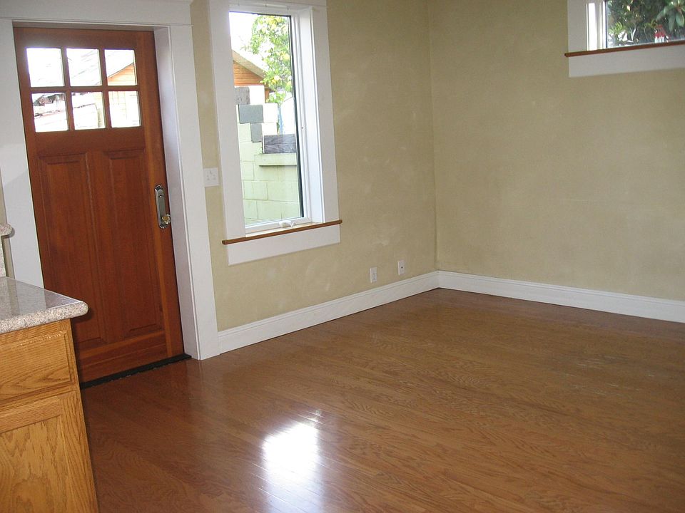2nd image of 139 Franklin St