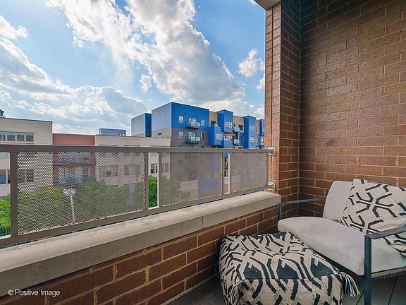4th image of 1731 N Western Ave APT 4