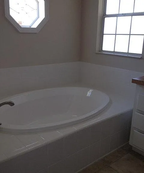 2304 Kingston St S — Photo 9