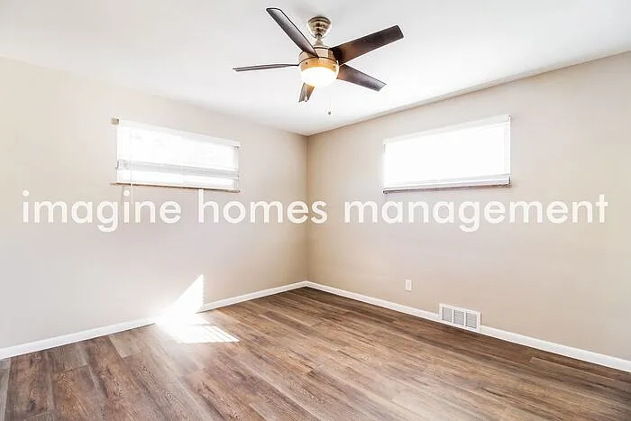 2266 Leelanau Ave — Photo 7