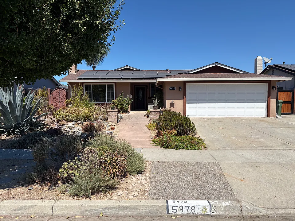 5978 Pineland Ave